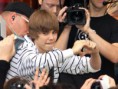 /album/galeria-de-fotos1/justin-bieber-gets-76b8-jpg/